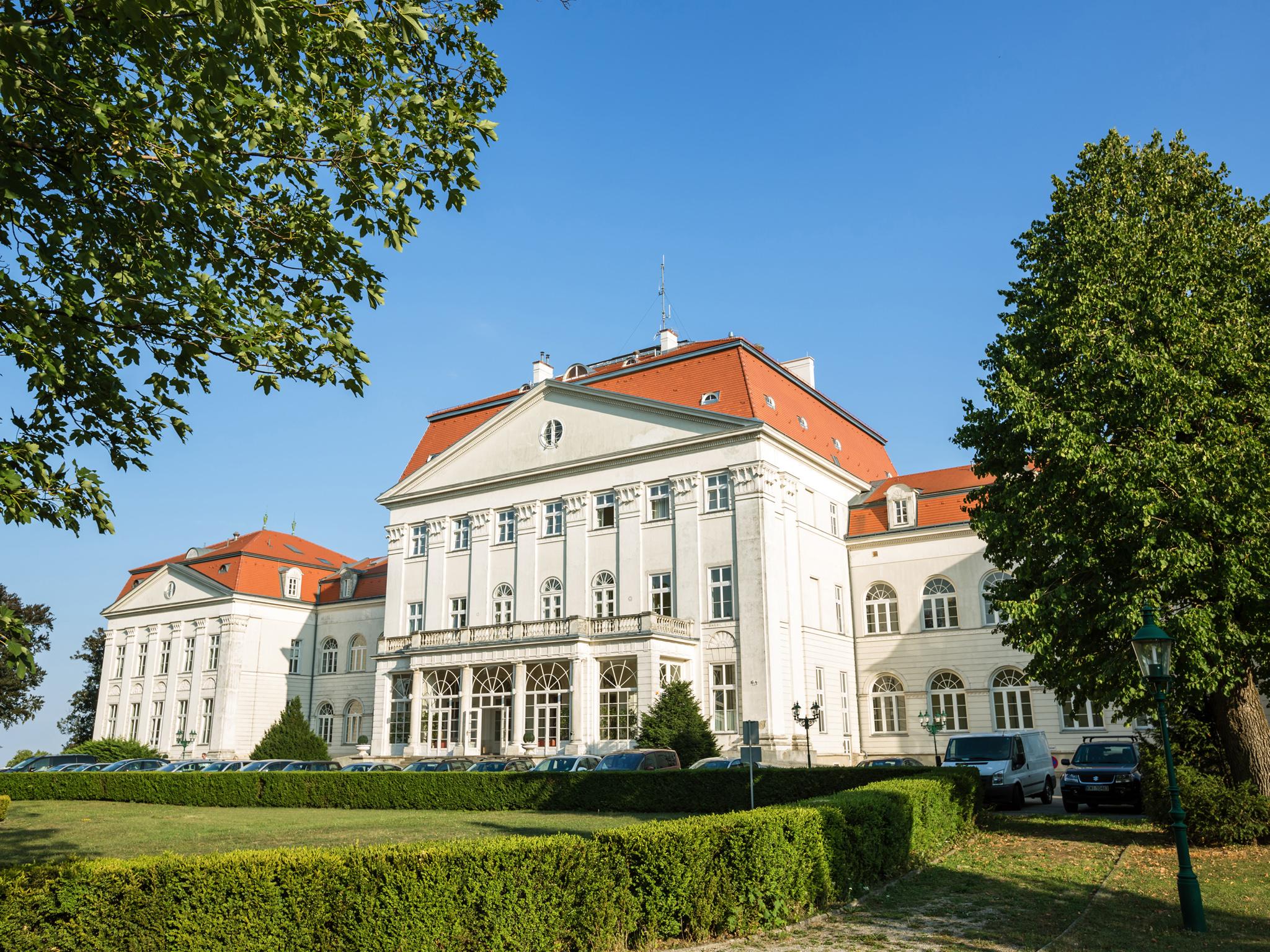 Austria Trend Hotel Schloss Wilhelminenberg Wien Exterior photo